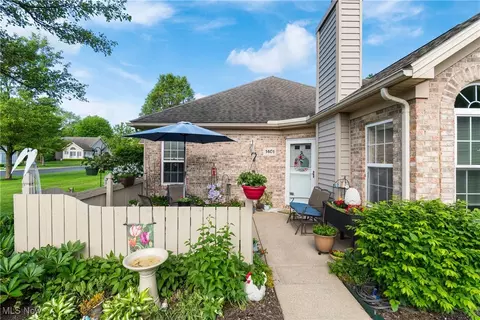 1401 Willow Brook Dr NE, Warren, OH 44483