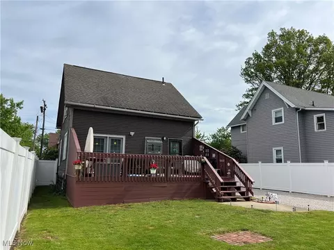 Exterior - 2024 W 10th St, Ashtabula, OH 44004 photo 3 of 7