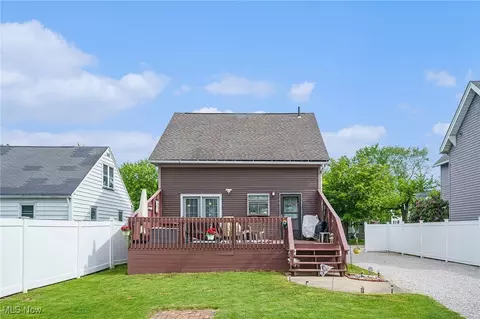 Exterior - 2024 W 10th St, Ashtabula, OH 44004 photo 4 of 7