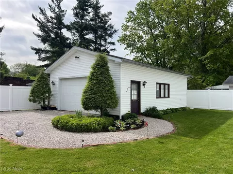 Exterior - 2024 W 10th St, Ashtabula, OH 44004 photo 6 of 7