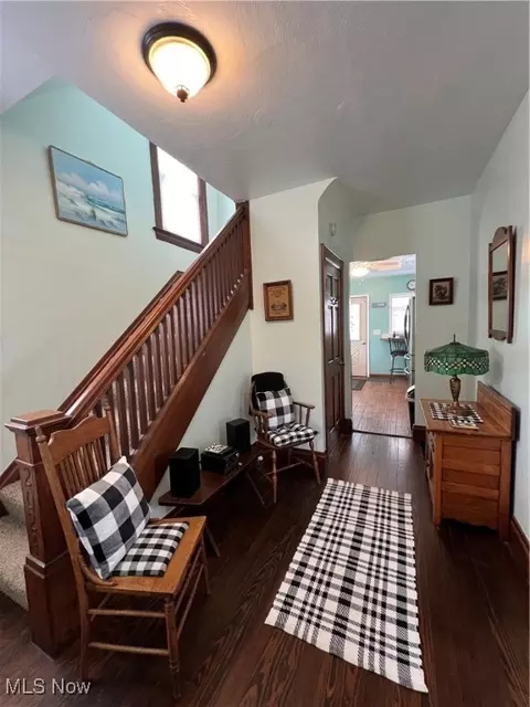 Entry Way - 2024 W 10th St, Ashtabula, OH 44004 photo 2 of 3