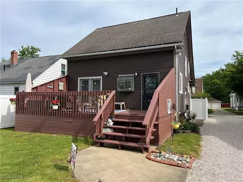 Exterior - 2024 W 10th St, Ashtabula, OH 44004 photo 2 of 7