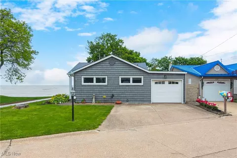 6178 Shadyside Dr, Vermilion, OH 44089