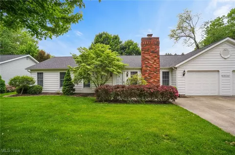7193 Windsor Ln, Mentor, OH 44060