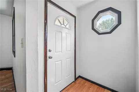 Entry Way - 688 Cook Ave, Boardman, OH 44512 photo 1 of 2