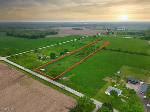 2571 Stanhope Kelloggsville Rd, Dorset, OH 44032