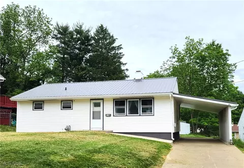 136 Hutchinson Dr, Saint Clairsville, OH 43950