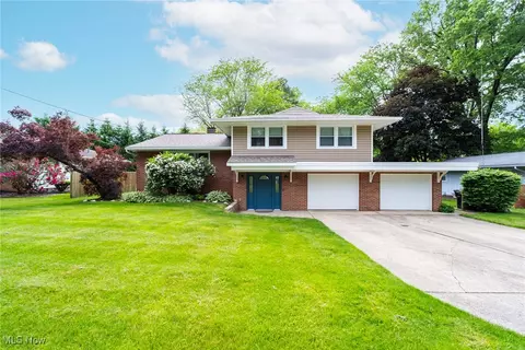 681 Greenleaf Ave NE, Warren, OH 44484