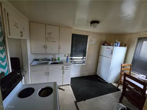 958 E Wilbeth Rd, Akron, OH 44306 photo 9
