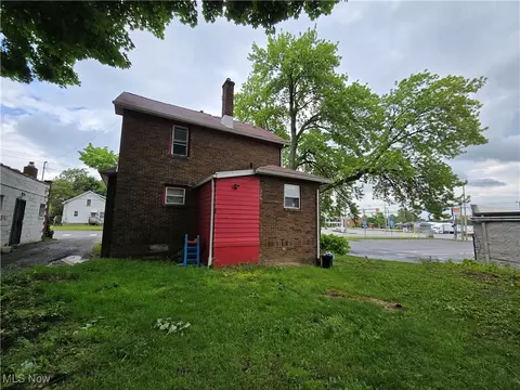 958 E Wilbeth Rd, Akron, OH 44306 photo 5