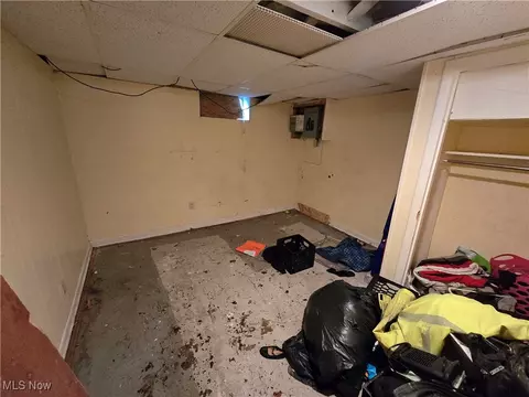 958 E Wilbeth Rd, Akron, OH 44306 photo 21