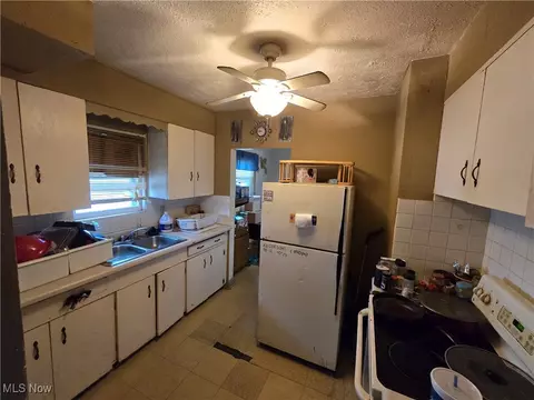 958 E Wilbeth Rd, Akron, OH 44306 photo 13
