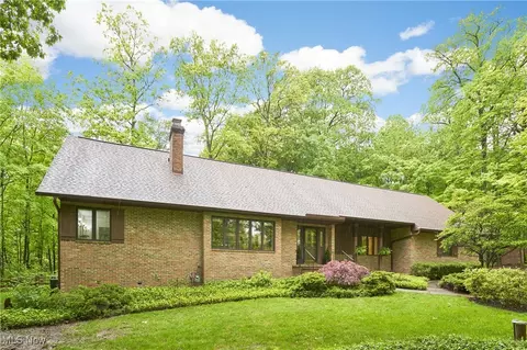 5074 Tall Timbers Dr, Richfield, OH 44286