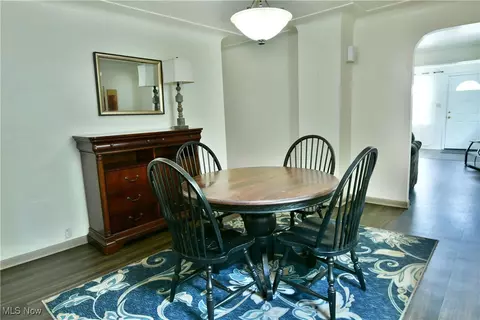 Dining - 90 Harvey St, Struthers, OH 44471 photo 4 of 4