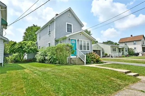 Exterior - 90 Harvey St, Struthers, OH 44471 photo 2 of 8