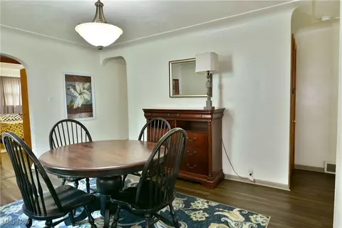 Dining - 90 Harvey St, Struthers, OH 44471 photo 2 of 4