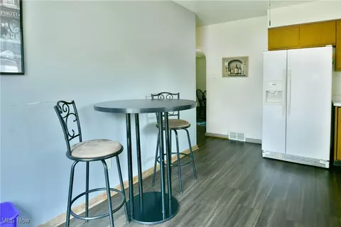 Kitchen - 90 Harvey St, Struthers, OH 44471 photo 3 of 5