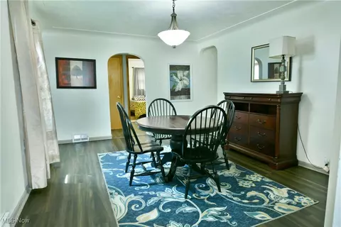 Dining - 90 Harvey St, Struthers, OH 44471 photo 1 of 4