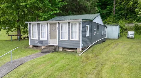 9333 Muskingum River Rd, Lowell, OH 45744