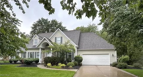 592 Charles Pl, Highland Heights, OH 44143