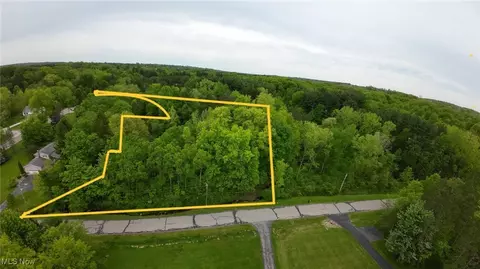 Clarkwood Drive, Chardon, OH 44024