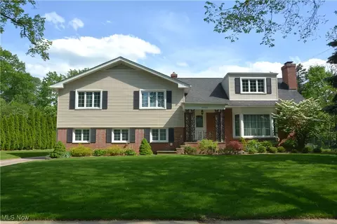 20526 W Byron Rd, Shaker Heights, OH 44122