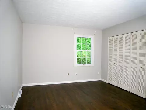 Bedroom - 8266 Steeplechase Dr, Mentor, OH 44060 photo 7 of 8