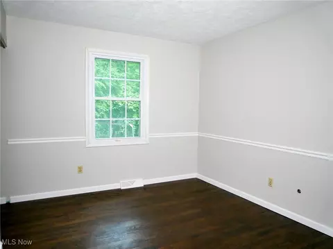 Bedroom - 8266 Steeplechase Dr, Mentor, OH 44060 photo 1 of 8