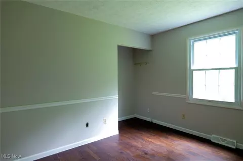 Bedroom - 8266 Steeplechase Dr, Mentor, OH 44060 photo 3 of 8