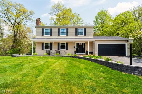 410 Hickory Hollow Dr, Canfield, OH 44406