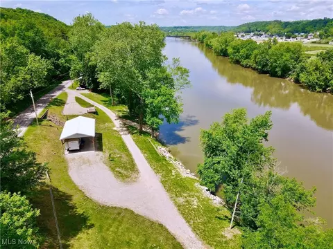 6932 Muskingum River Rd, Marietta, OH 45750