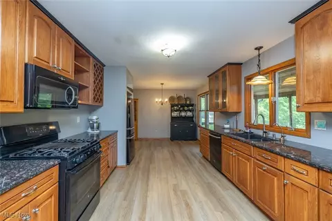 357 Leatherman Rd, Wadsworth, OH 44281 photo 8