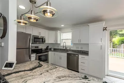 Kitchen - 320 E 210th St, Euclid, OH 44123 photo 4 of 5