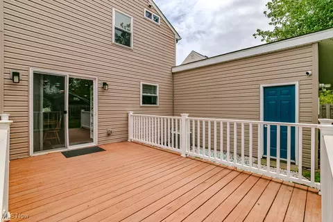 Exterior - 320 E 210th St, Euclid, OH 44123 photo 5 of 9