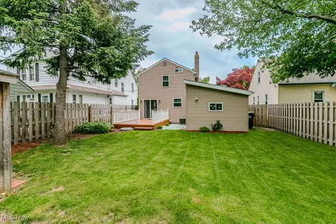 Exterior - 320 E 210th St, Euclid, OH 44123 photo 8 of 9