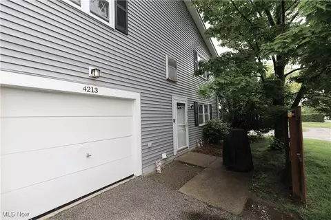 4213 Dennis Ln, Brunswick, OH 44212