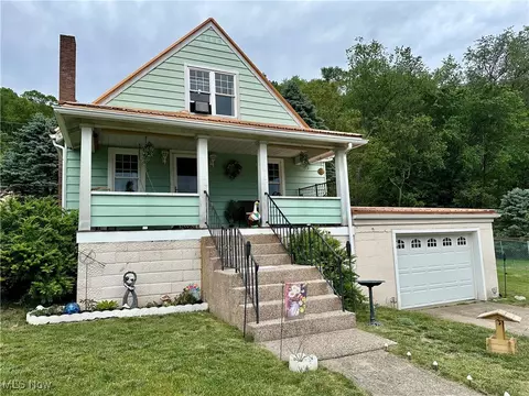 1002 Third Ave, New Cumberland, WV 26047