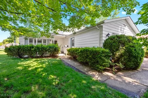 162 Indiana Ave, Elyria, OH 44035