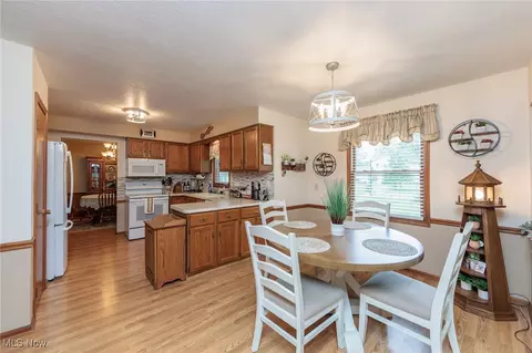 239 Hemlock Dr, Elyria, OH 44035 photo 18
