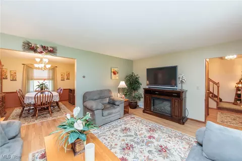239 Hemlock Dr, Elyria, OH 44035 photo 7