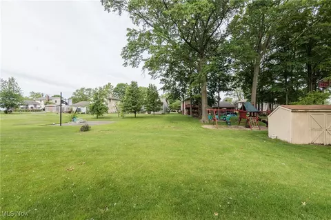 239 Hemlock Dr, Elyria, OH 44035 photo 48