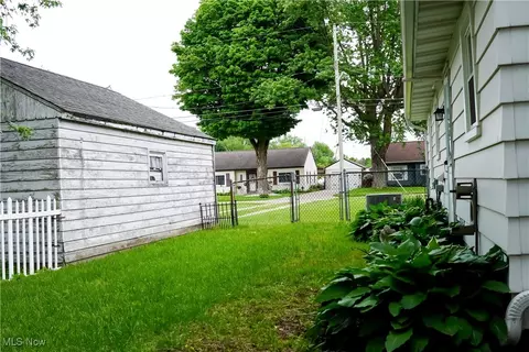 2007 W 59th St, Ashtabula, OH 44004 photo 13