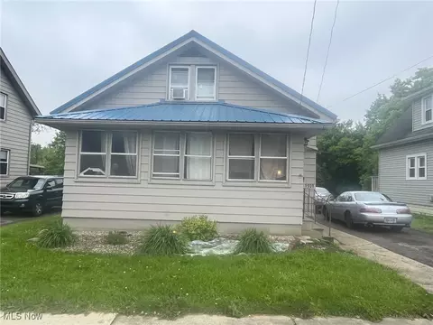 1901 Salt Springs Rd, Youngstown, OH 44509