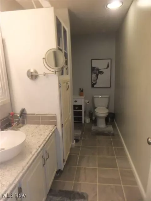 Bath - 10677 Moss Rd, Lodi, OH 44254 photo 1 of 2