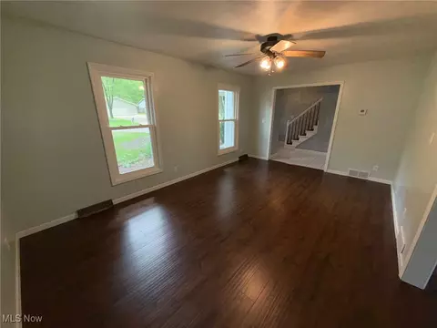 Living - 7556 Jaguar Dr, Boardman, OH 44512 photo 1 of 4