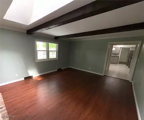 Living - 7556 Jaguar Dr, Boardman, OH 44512 photo 4 of 4