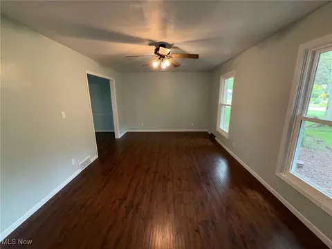 Living - 7556 Jaguar Dr, Boardman, OH 44512 photo 2 of 4