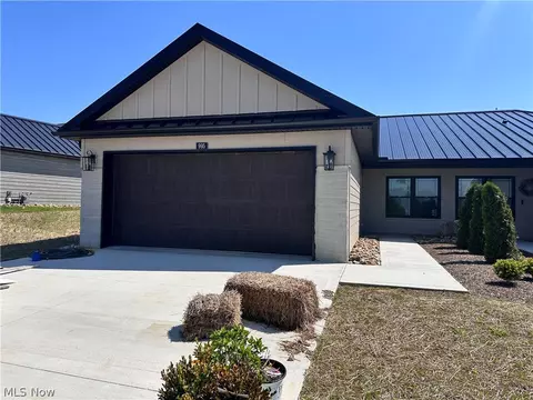 995 Beech Ave, Millersburg, OH 44654