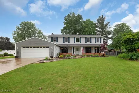 4181 Linden Cir, North Olmsted, OH 44070
