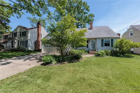 2245 Winfield Ave, Rocky River, OH 44116